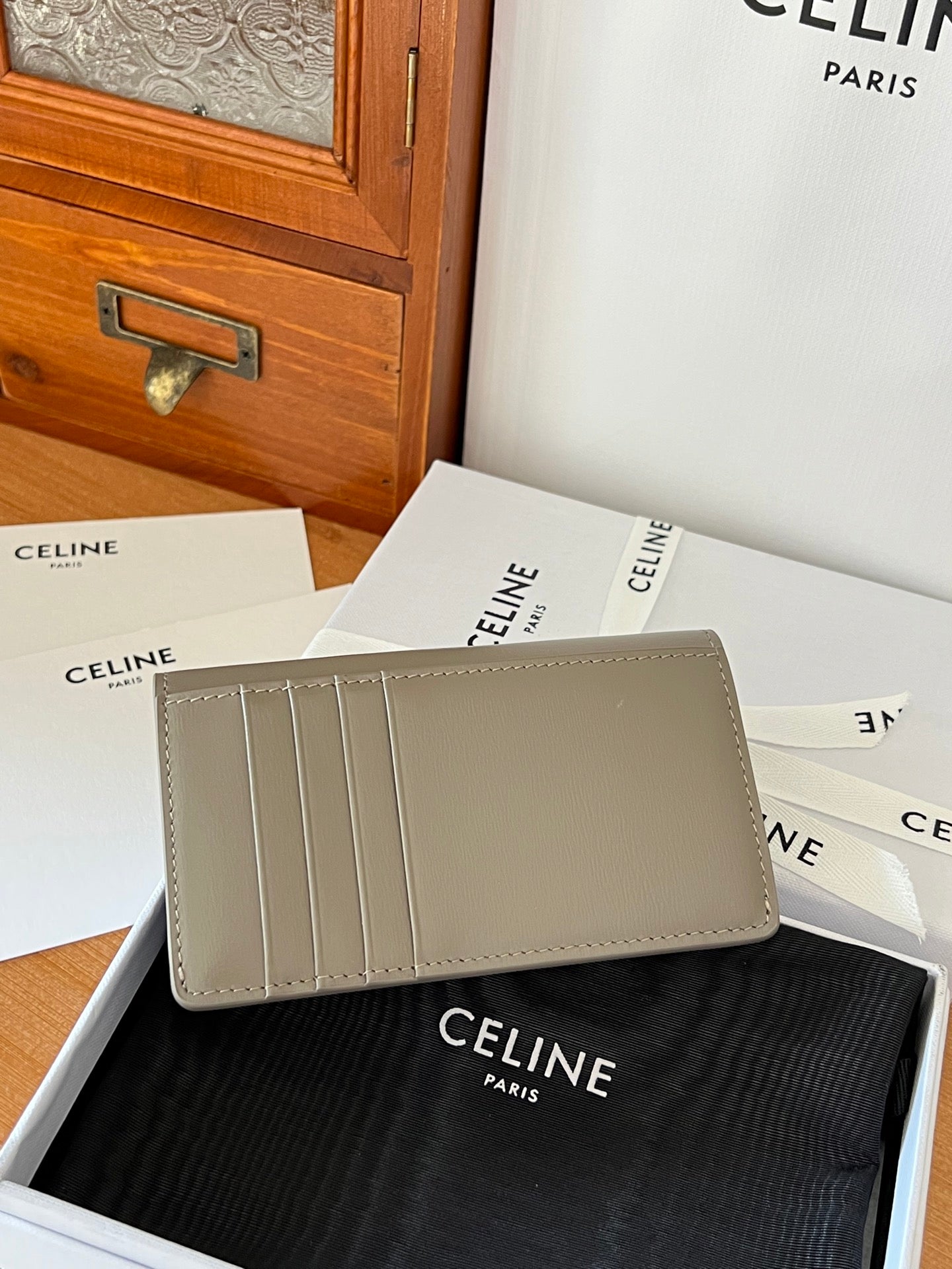 TRIOMPHE 10 Flap Wallet Card Holder 13cm Modern Taupe Shiny Cafskin