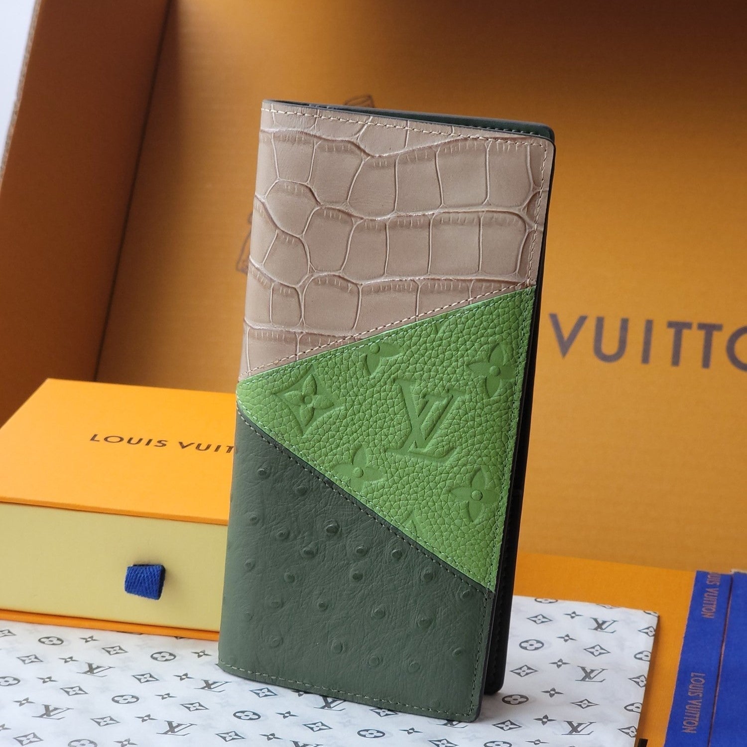 LV M84668 Brazza Wallet Multicolor Alligator Ostrich Calfskin