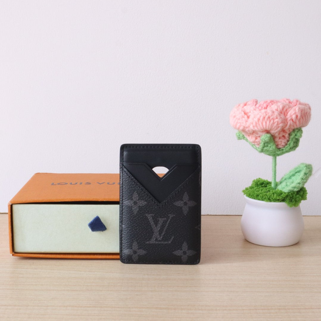 LV Porte-Cartes Magnet c Monogram Canvas & Cowhide