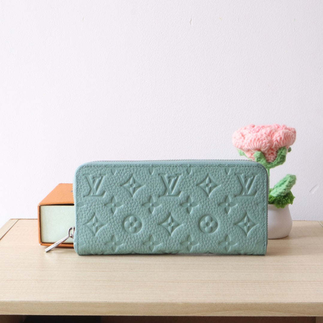 LV Zippy Wallet 19.5cm Monogram Grained Taurillon Cowhide