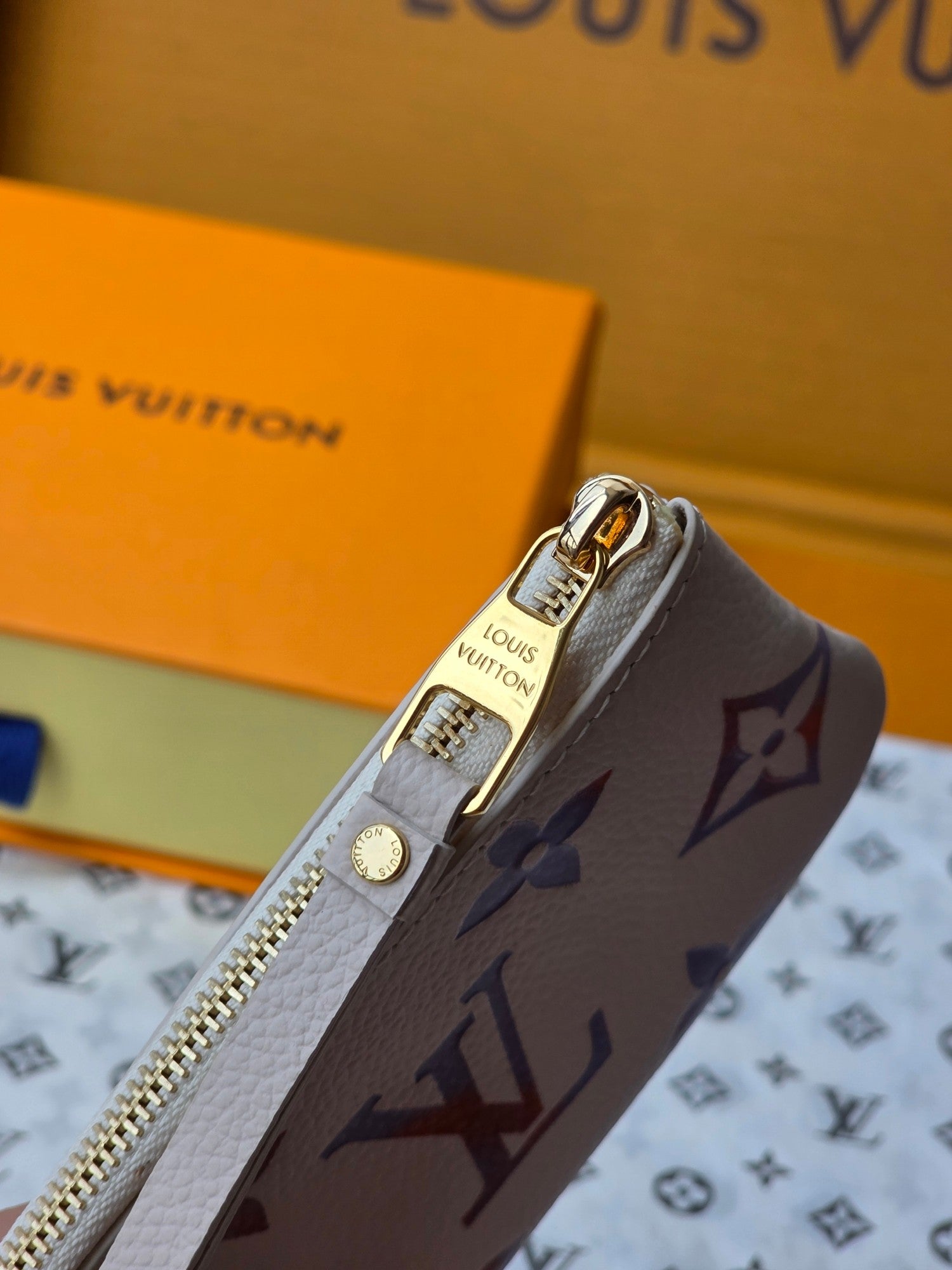 LV M25597 Key Pouch Dream Beige Embossed Grained Cowhide GHW