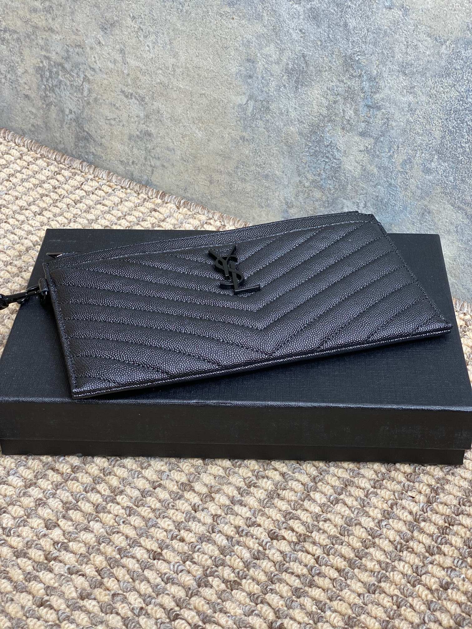 YSL Black Hardware Logo Zipper Clutch 23cm Black Caviar Cowhide