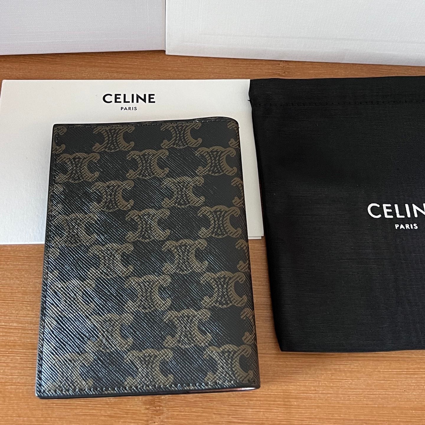 TRIOMPHE 10m180 Passport Holder Tan Cowhide