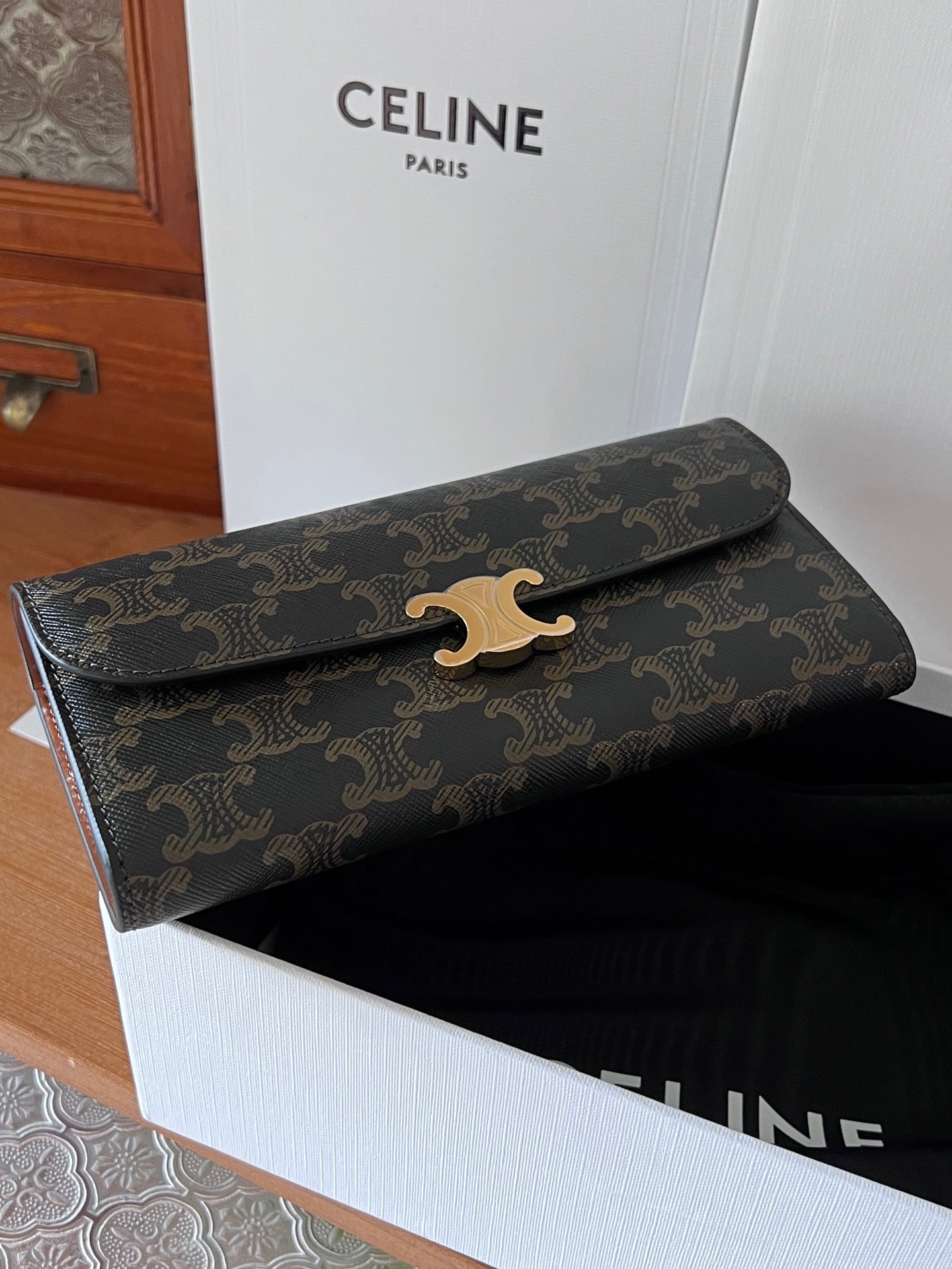 TRIOMPHE Flap Wallet Card Holder 19cm Tan Black Cafskin