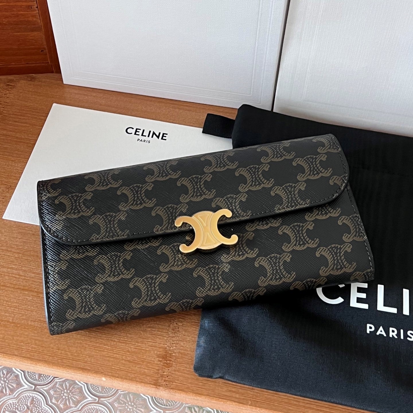 TRIOMPHE Flap Wallet Card Holder 19cm Tan Black Cafskin