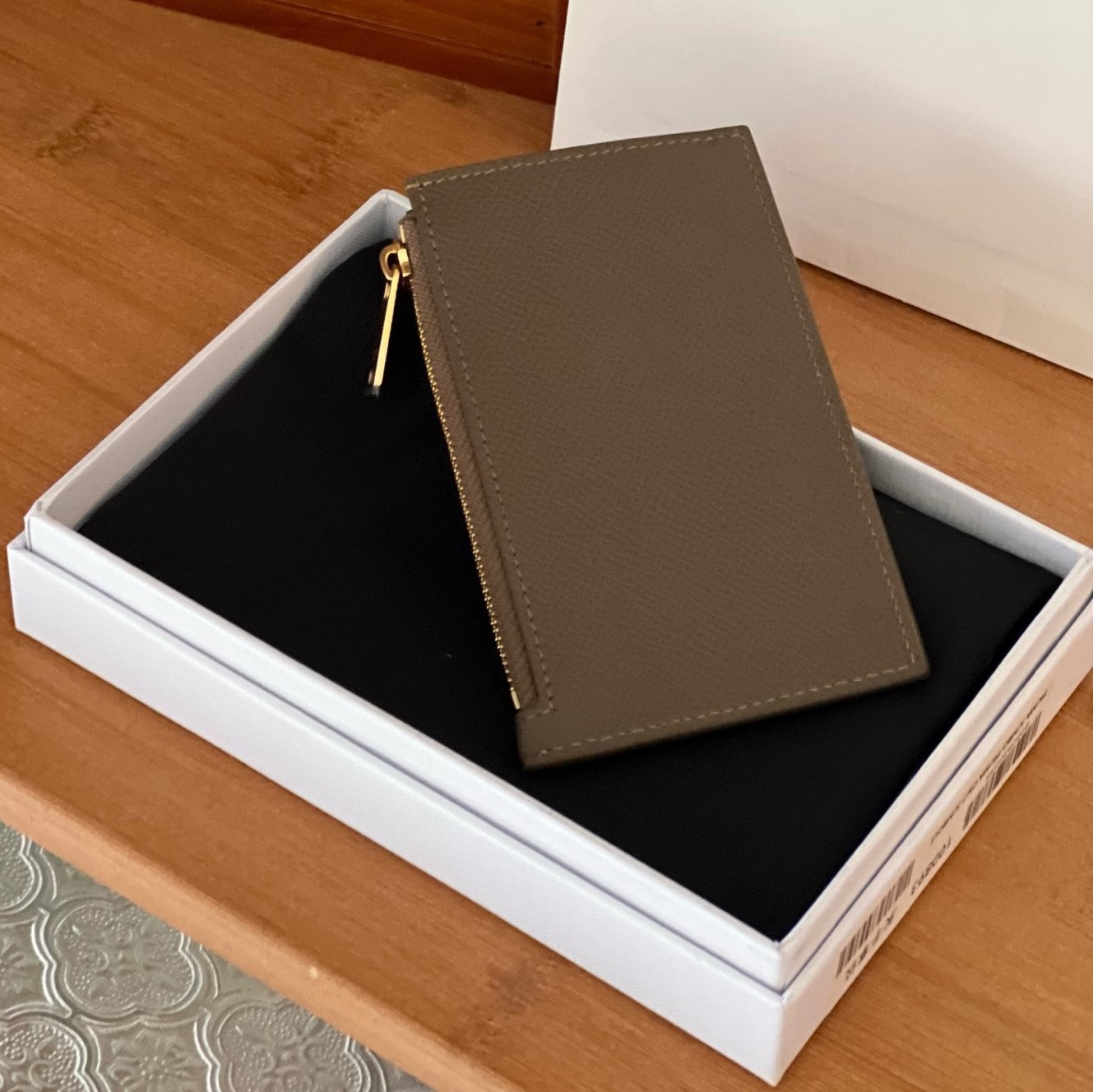 ESSENTIALS Zippered Compact Card Holder Dark Brown Cowhide