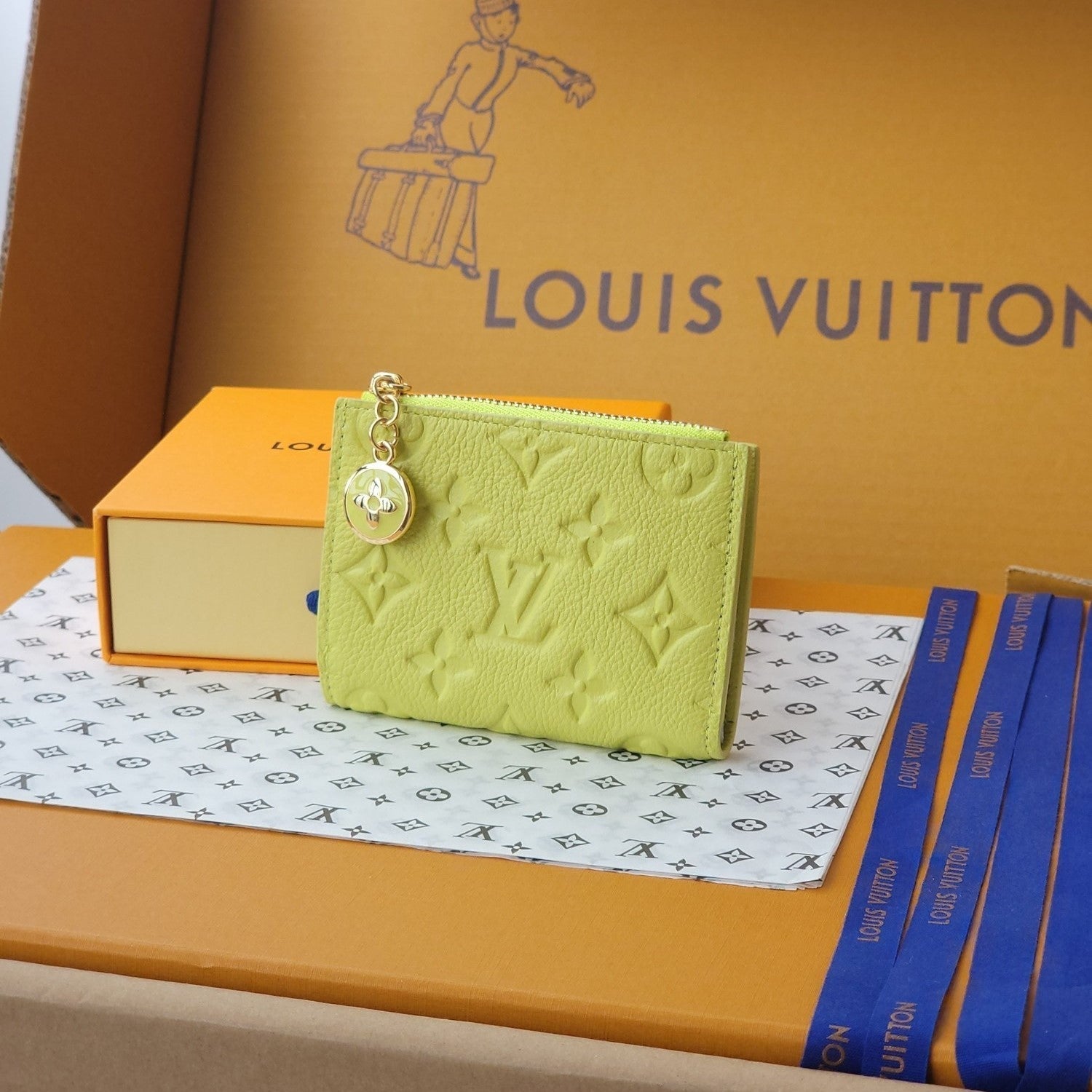 LV M14655 Lisa Wallet Light Green Monogram Embossed cowhide GHW