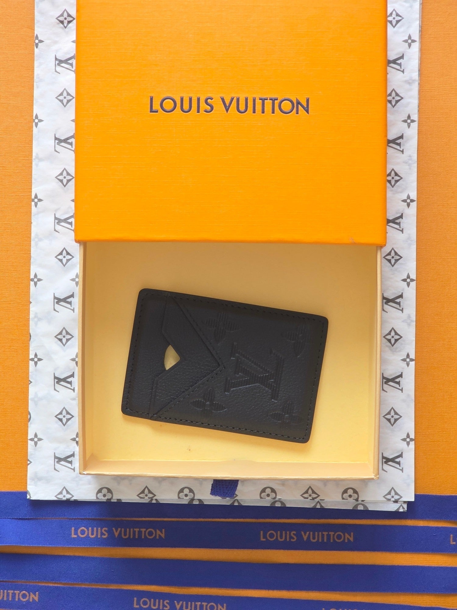 LV Porte-Cartes Magnet Card Holder Black Monogram Shadow Calfskin