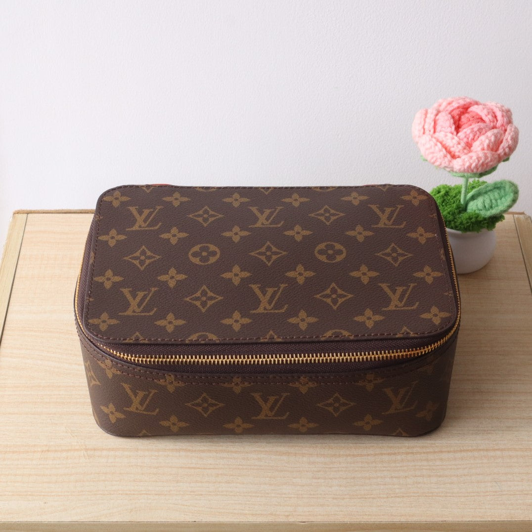 LV M43689 Packing Cube MM Brown Monogram Canvas & Cowhide
