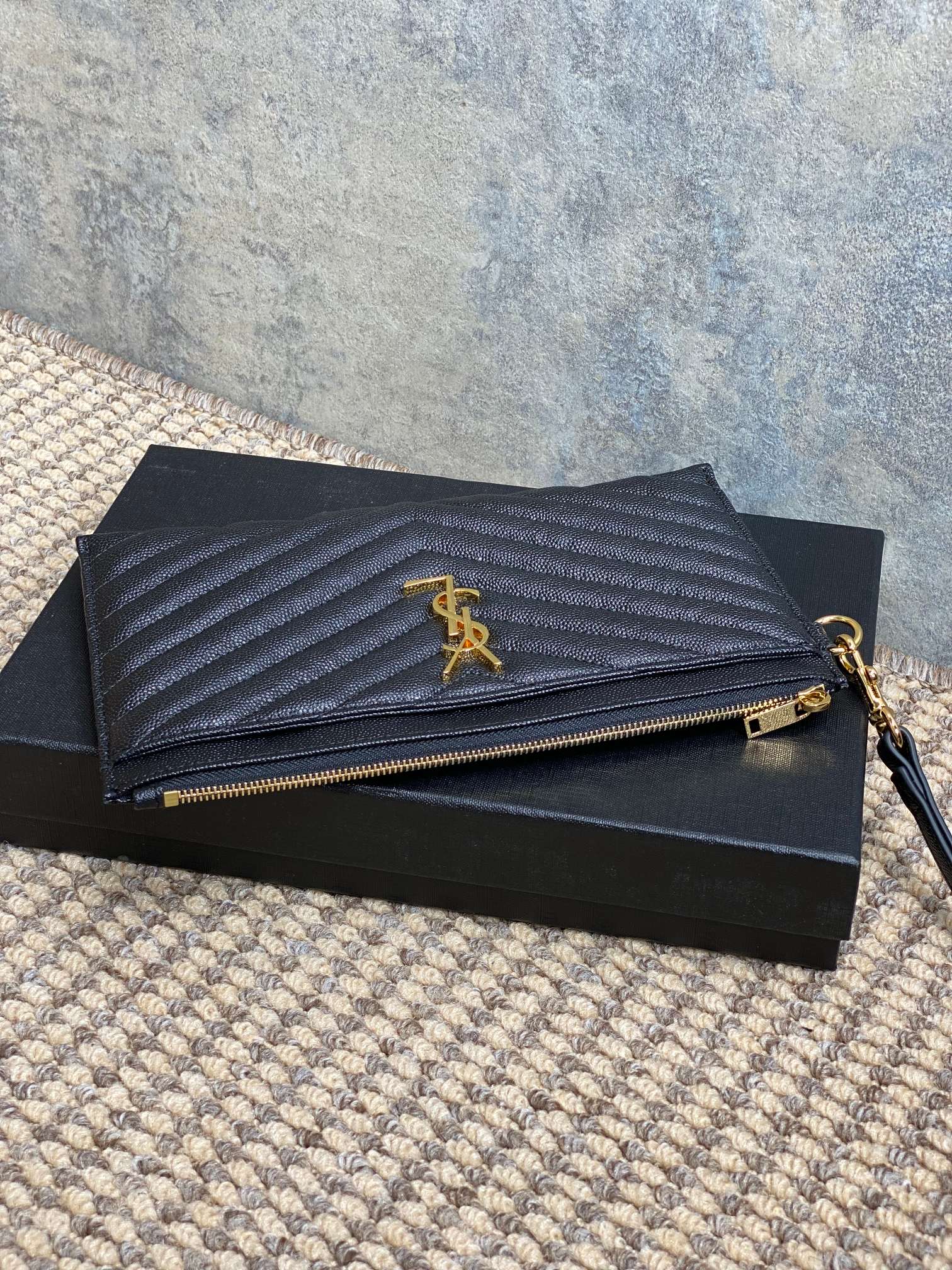 YSL Gold Hardware Logo Zipper Clutch 23cm Black Caviar Cowhide